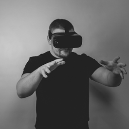 A person wearing a vr headsetDescription automatically generated