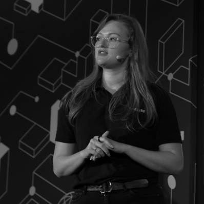 A person wearing a headsetDescription automatically generated